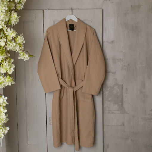 Z. Textile Bézs darázsmintás köntös