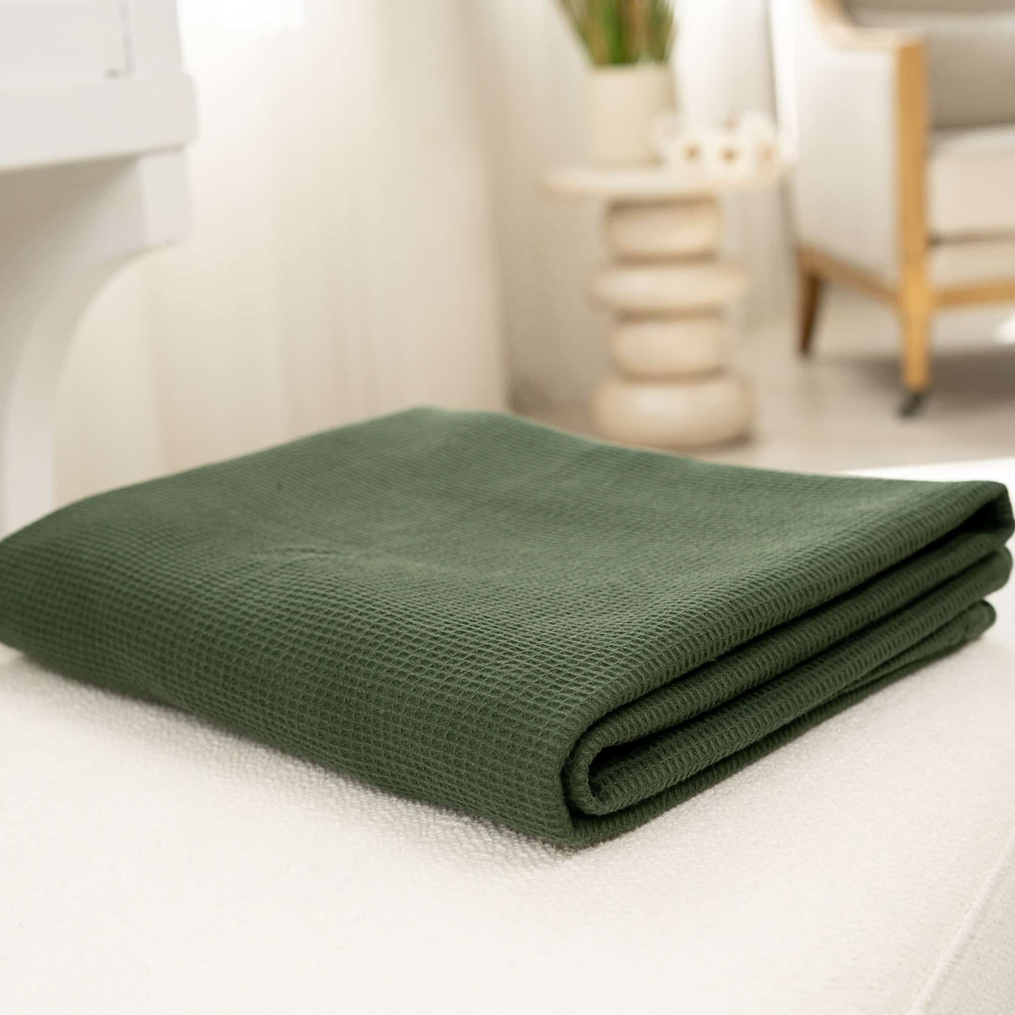 Z. Textile Szaunalepedő Darázsmintás Olajzöld