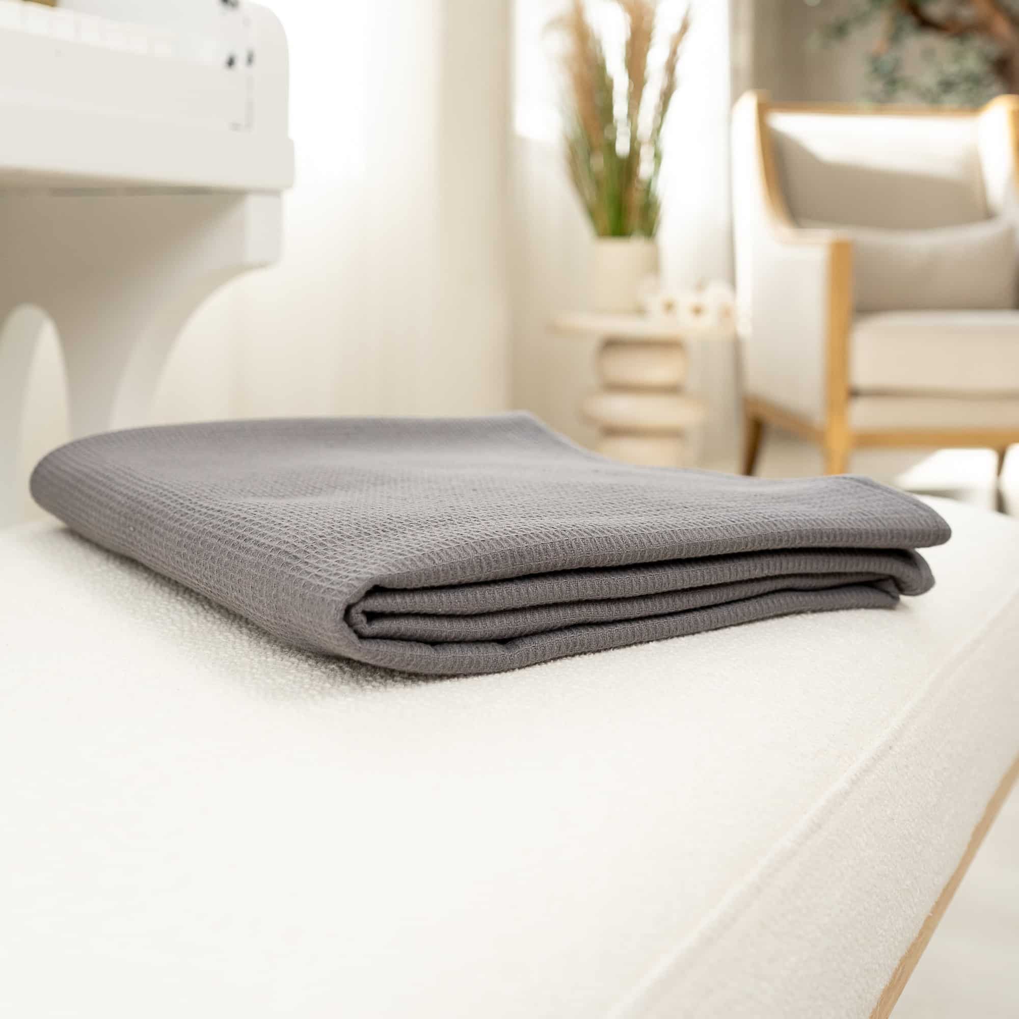 Z. Textile Szaunalepedő Darázsmintás Szürke